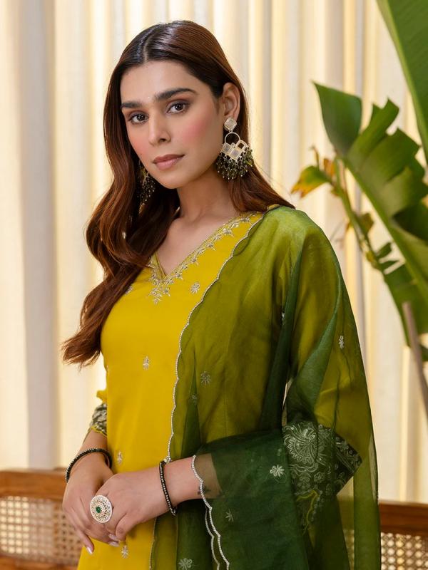 VP 9809 L Embroidred Kurta Sets with Sequins Work Women Suits